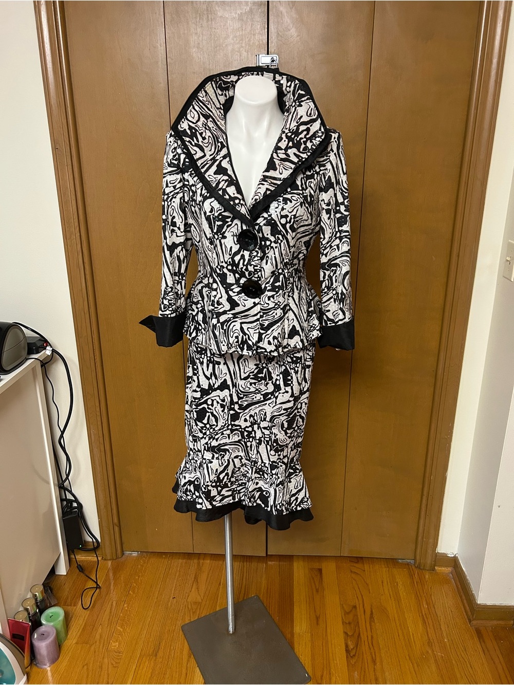 Vintage Black & White Printed Maxi Dress with Contrasting Trim
